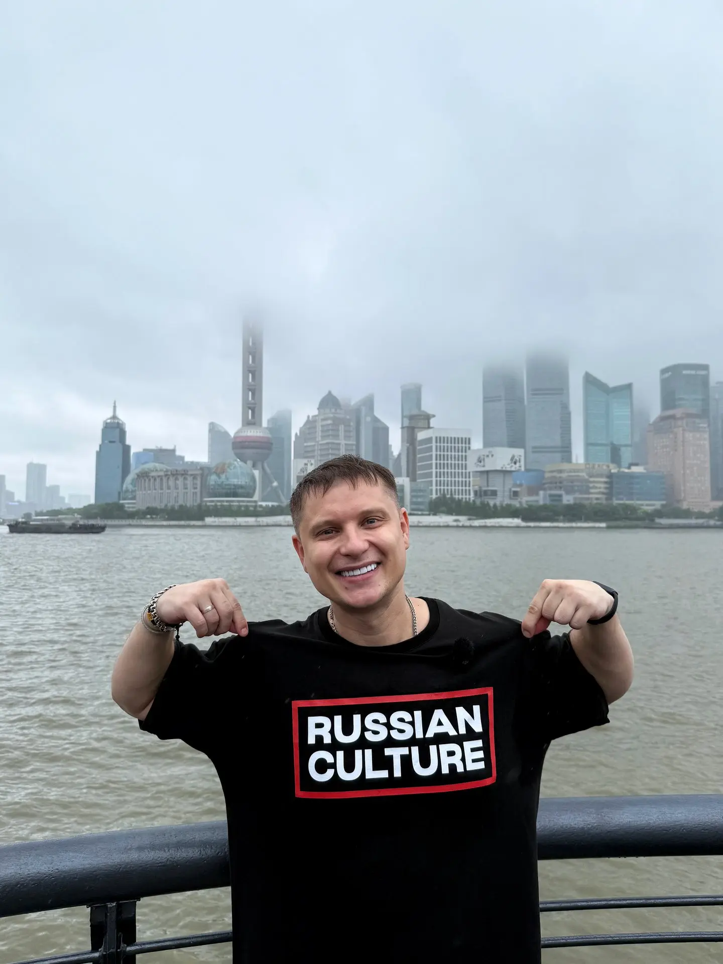 🇨🇳 РУССКИЙ ХАРАКТЕР В САМОМ СЕРДЦЕ ШАНХАЯ! 🇷🇺