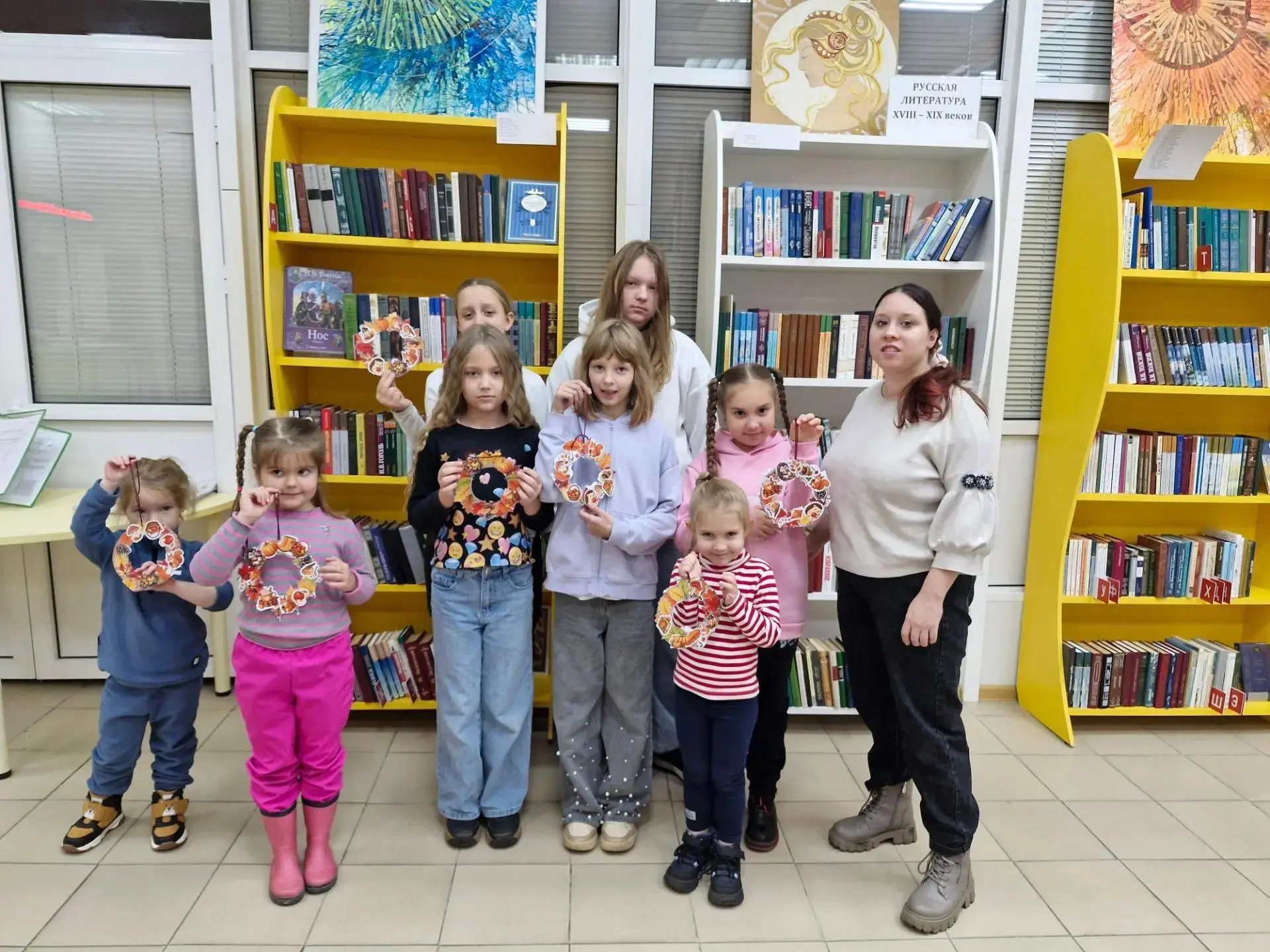 💫 «Золотой венок»: осеннее творчество в Юношеской библиотеке Балашихи!