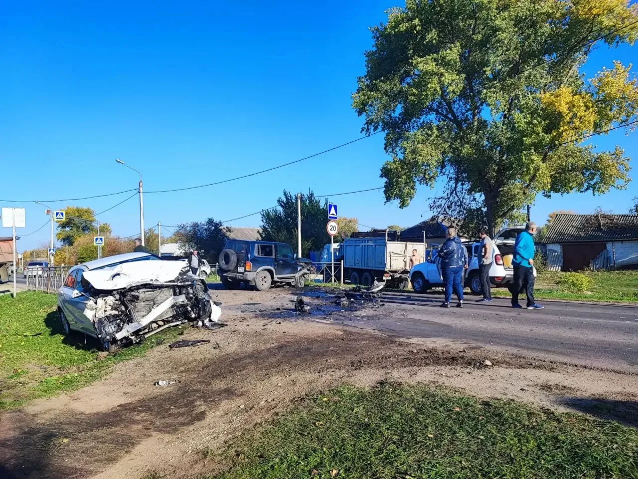 ДТП в деревне Росстани. Подробности уточняются.