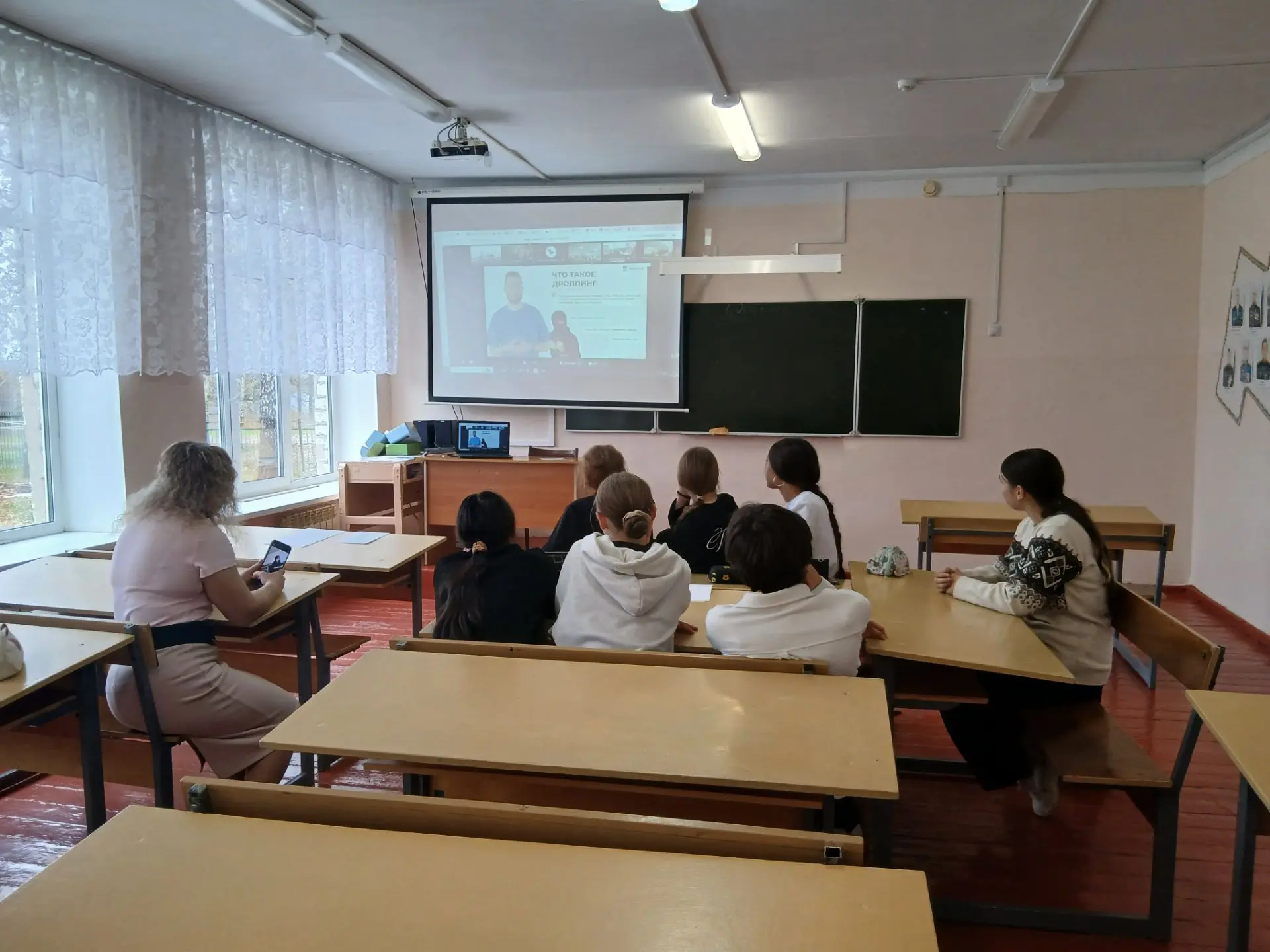 Сегодня команда нашей школы, в состав которой вошли учащиеся 9-10 классов, приняла учас...