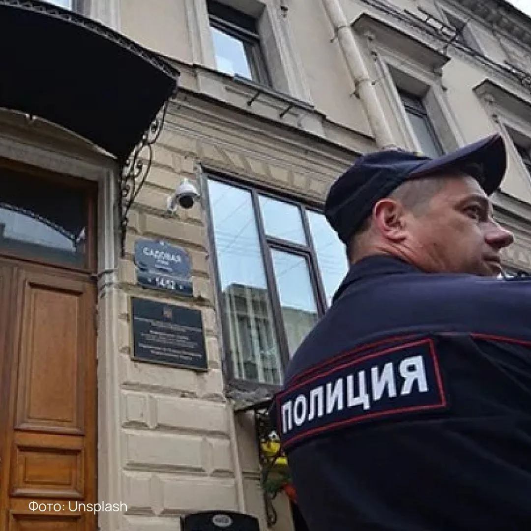 Петербуржца три дня держали в квартире и заставили продать две машины