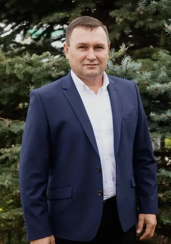 Бүген хөрмәтле җитәкчебез, мәктәбебез директоры Зөлфәт Фоат улының гомер бәйрәме — 50 я...