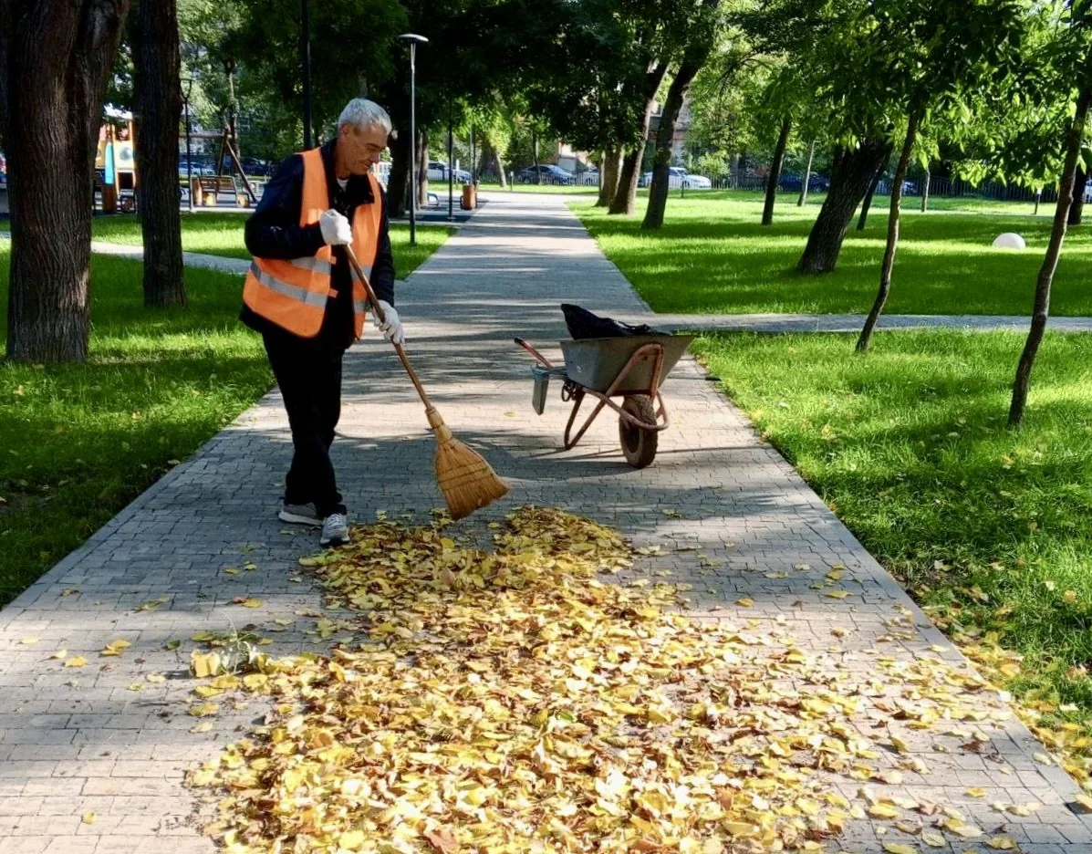 🌿🛠️  Специалисты учреждения «Парки столицы» и подрядных организаций продолжают планов...