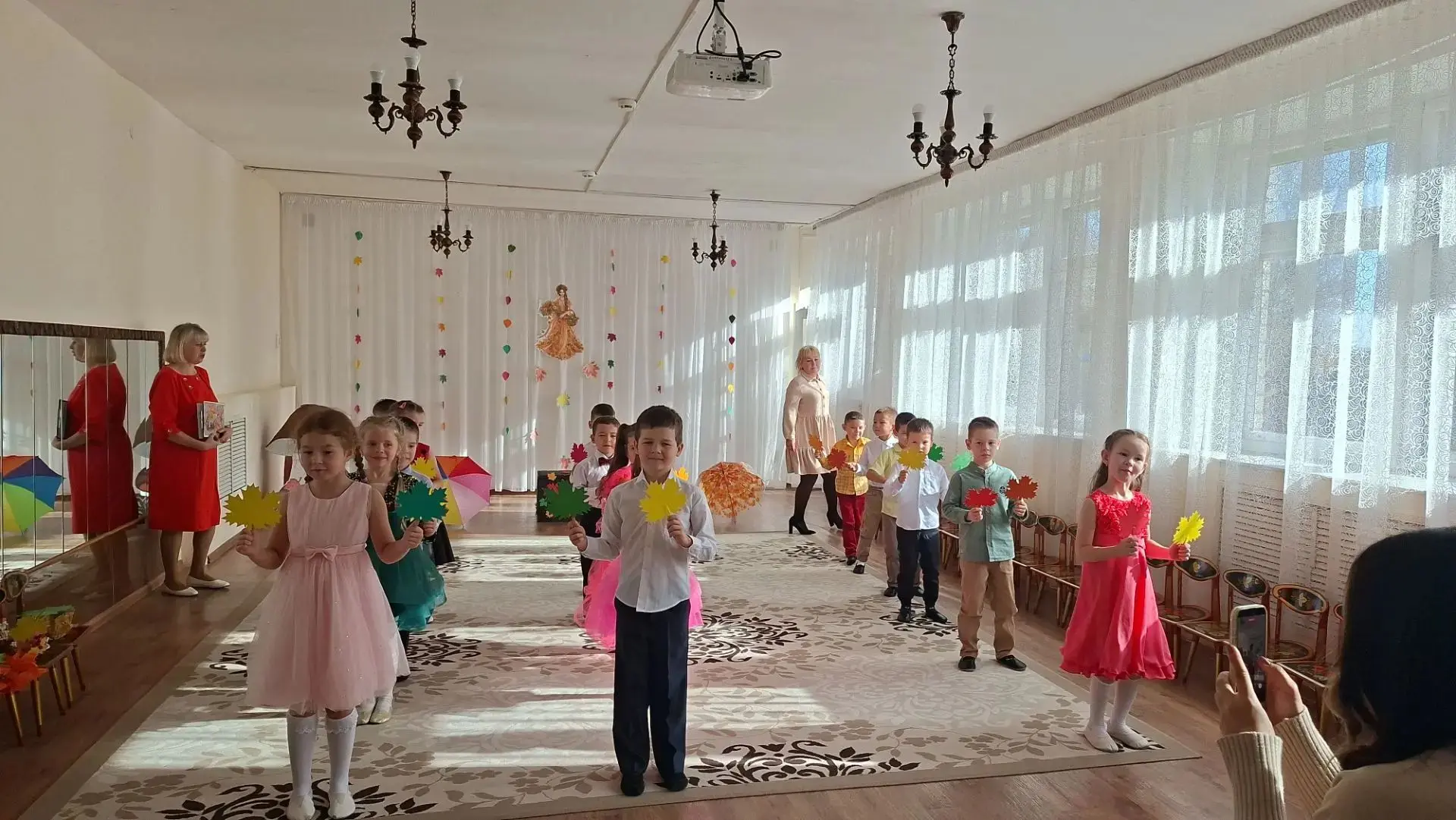 Сегодня в подготовительной группе прошёл замечательный утренник, посвящённый осени. Реб...