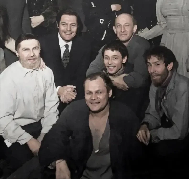 Фото 1968 года. Всех узнали распознали?