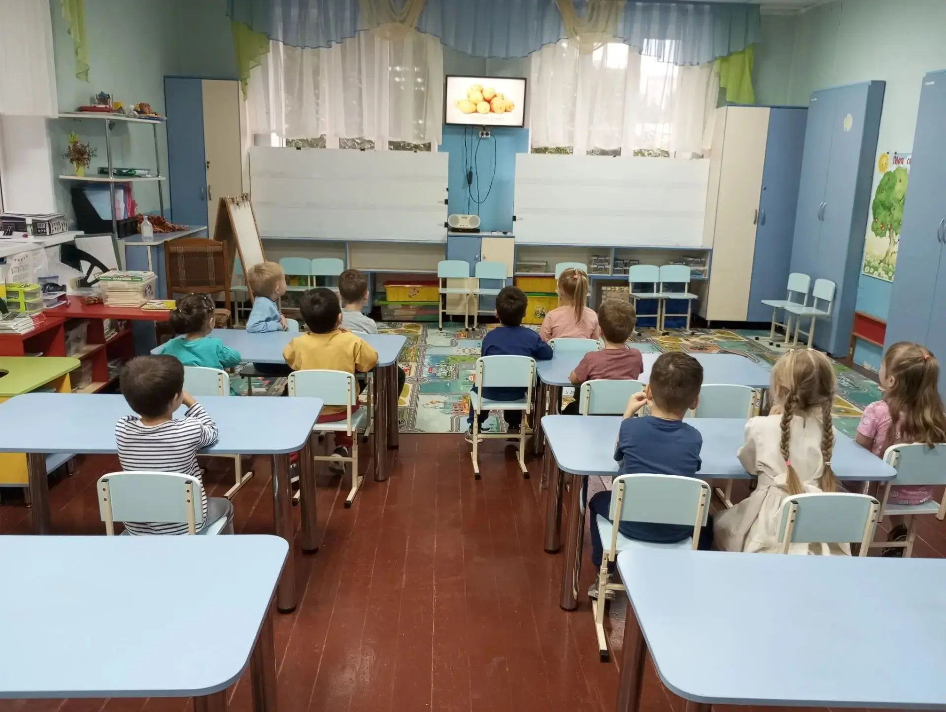 В средней группе прошло занятие по лепке на тему: "Овощи. Огурец и свёкла". 🥒