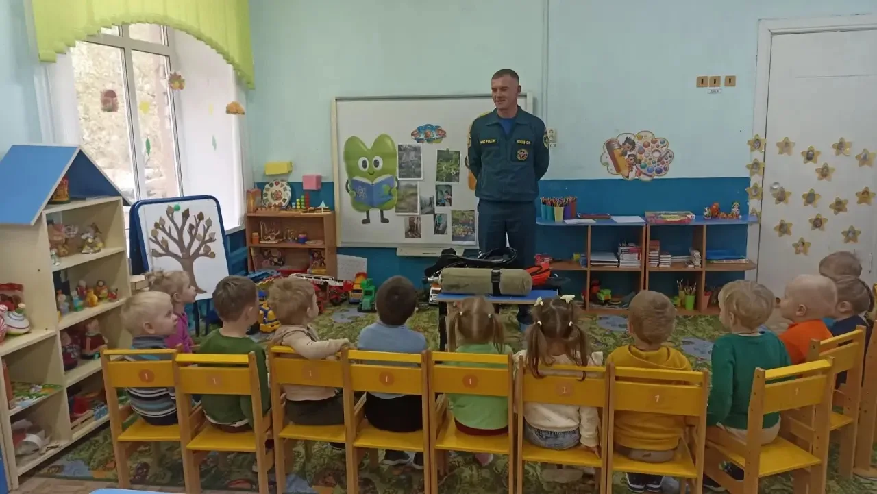 📌В рамках реализации проекта «Вместе за безопасность» во второй младшей группе состоял...