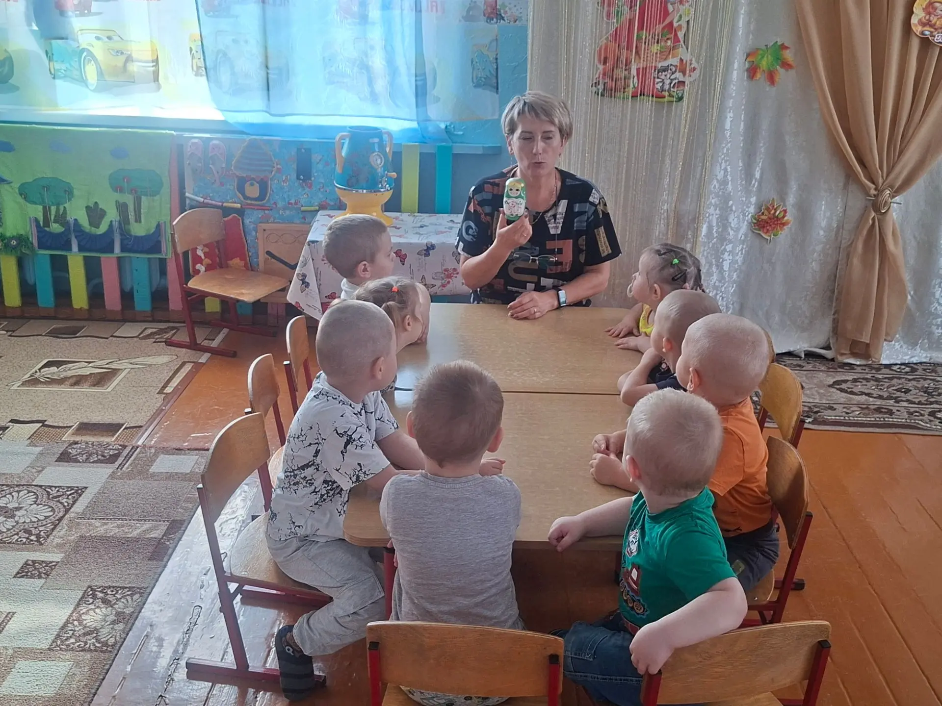 В рамках проекта "Год Единства народов России " в младшей группе прошло тематическое за...