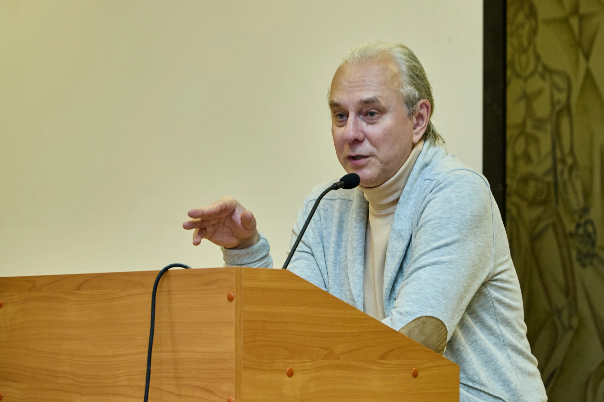 «Любой человек может стать героем»: писатель Яков Разливинский встретился со студентами...
