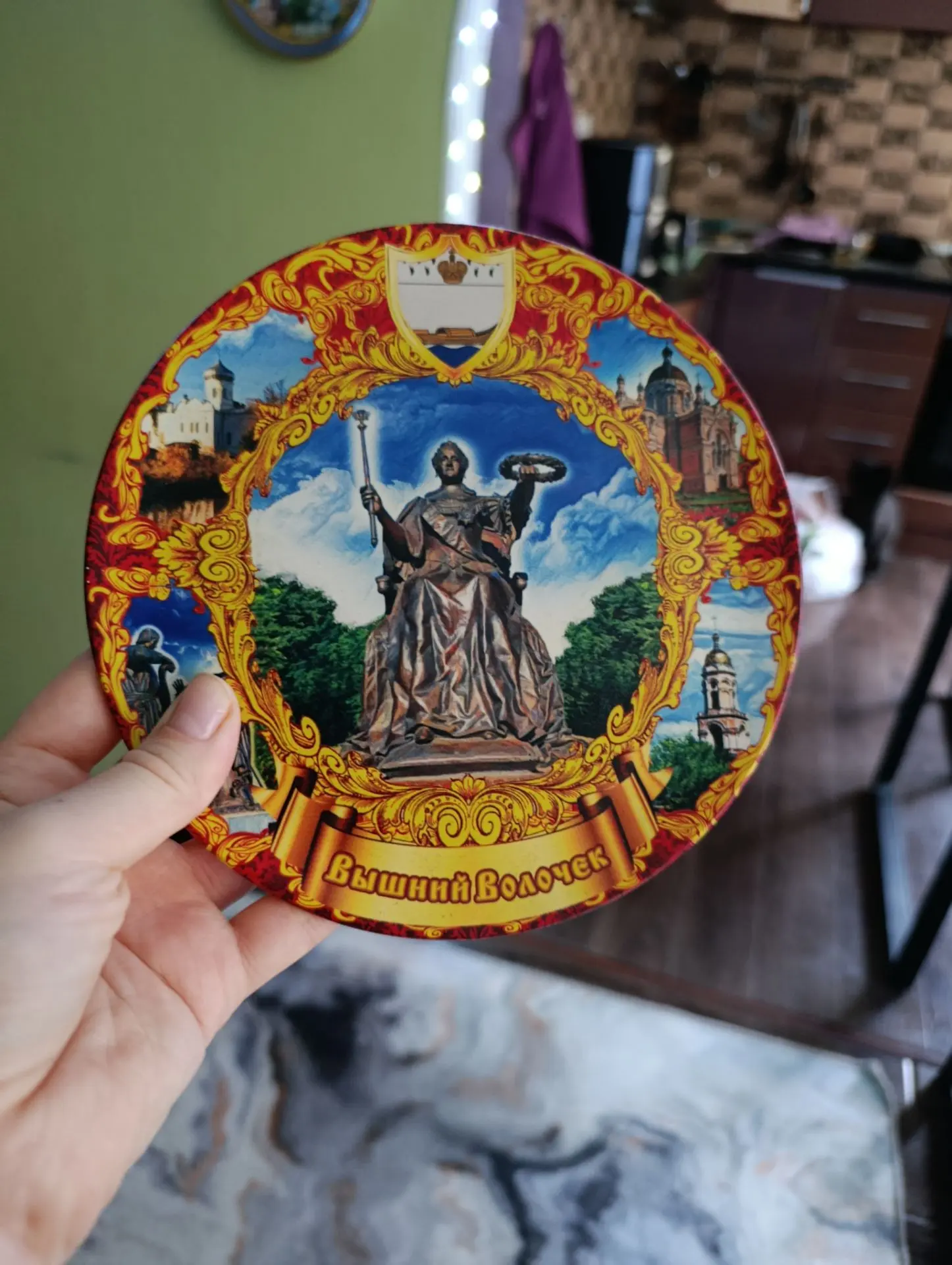 Забрала у мамы новую тарелочку в коллекцию! 😍 Папа решил, что давно не пополнялась моя...