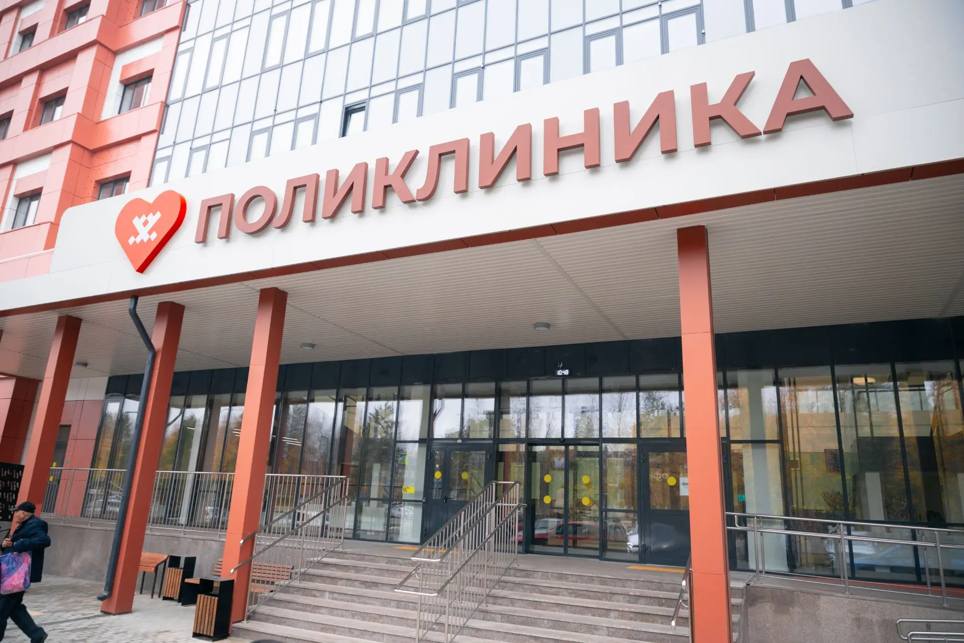 Вместе с коллегами - депутатами Законодательного Собрания Ямала Николаем Шестопаловым и...
