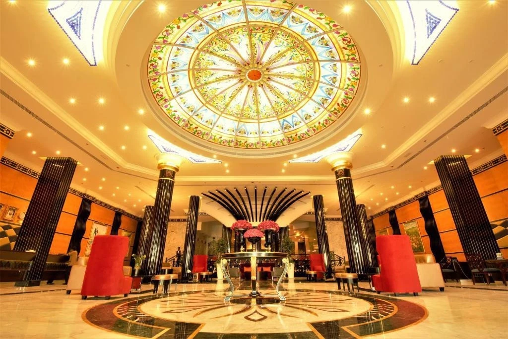 🏠 Red castle hotel 4⭐️