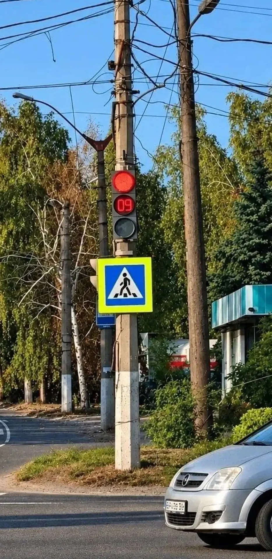 В Макеевке в микрорайоне Зелёный обновили дорожную инфраструктуру.