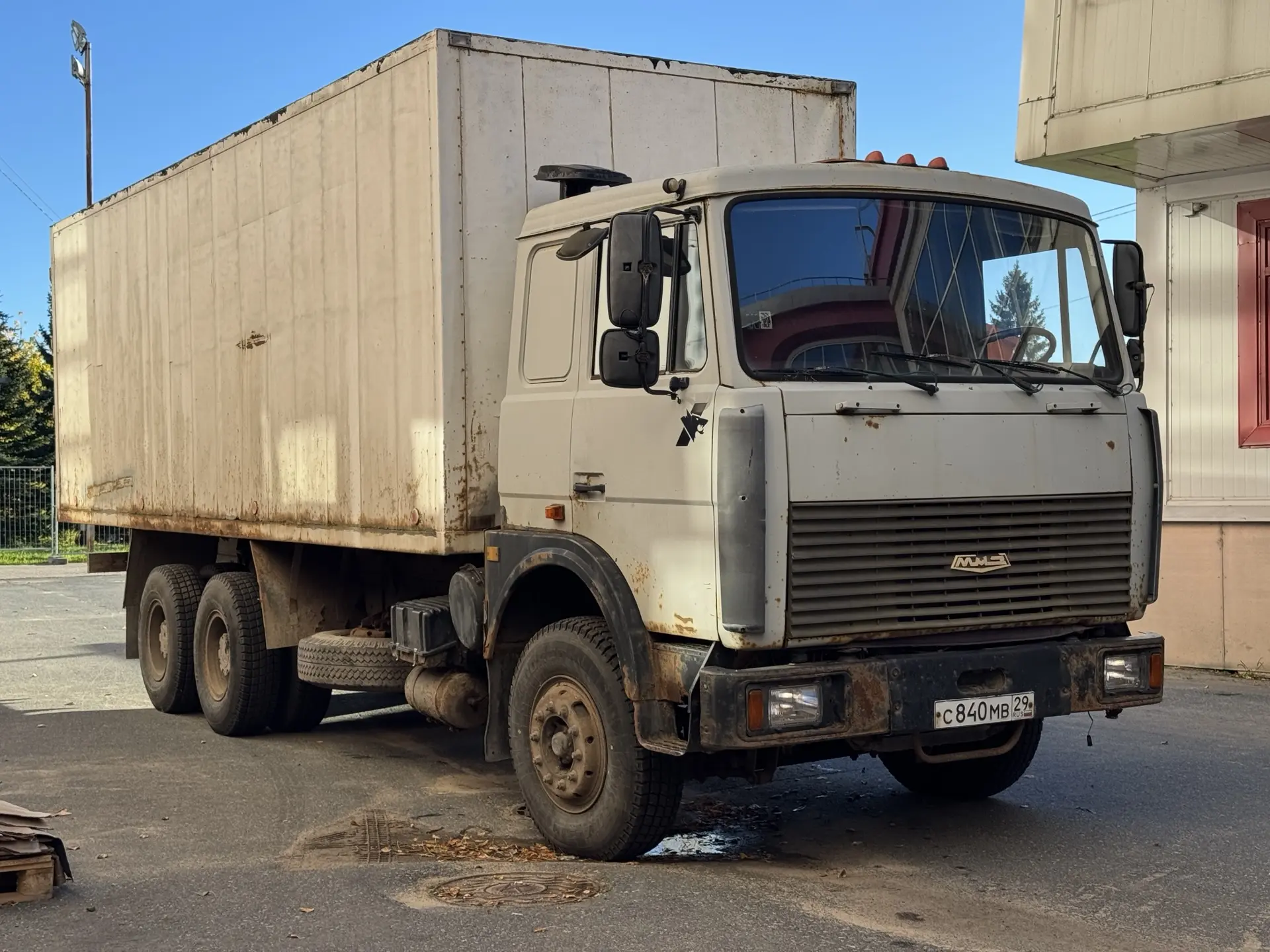 🚛 Архангельский театр драмы передал для автомобиль для нужд бойцов в КСВО Архангельско...