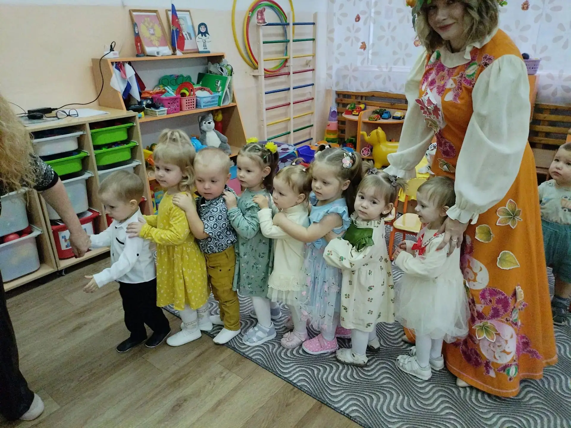 Праздник - это всегда удивительные чудеса, волшебные краски, звонкий смех воспитанников...