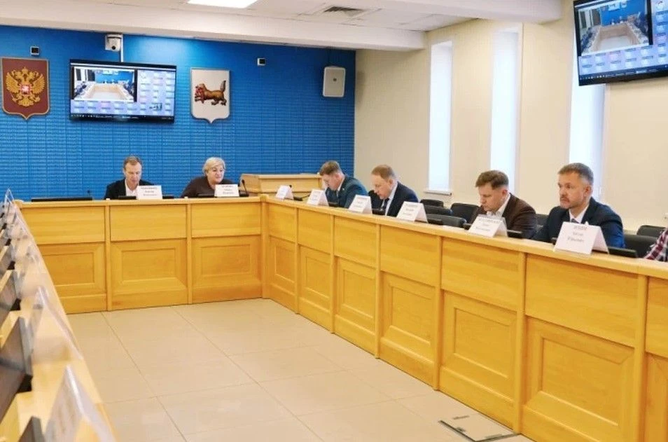 В Законодательном Собрании Иркутской области прошло заседание комитета по строительству...