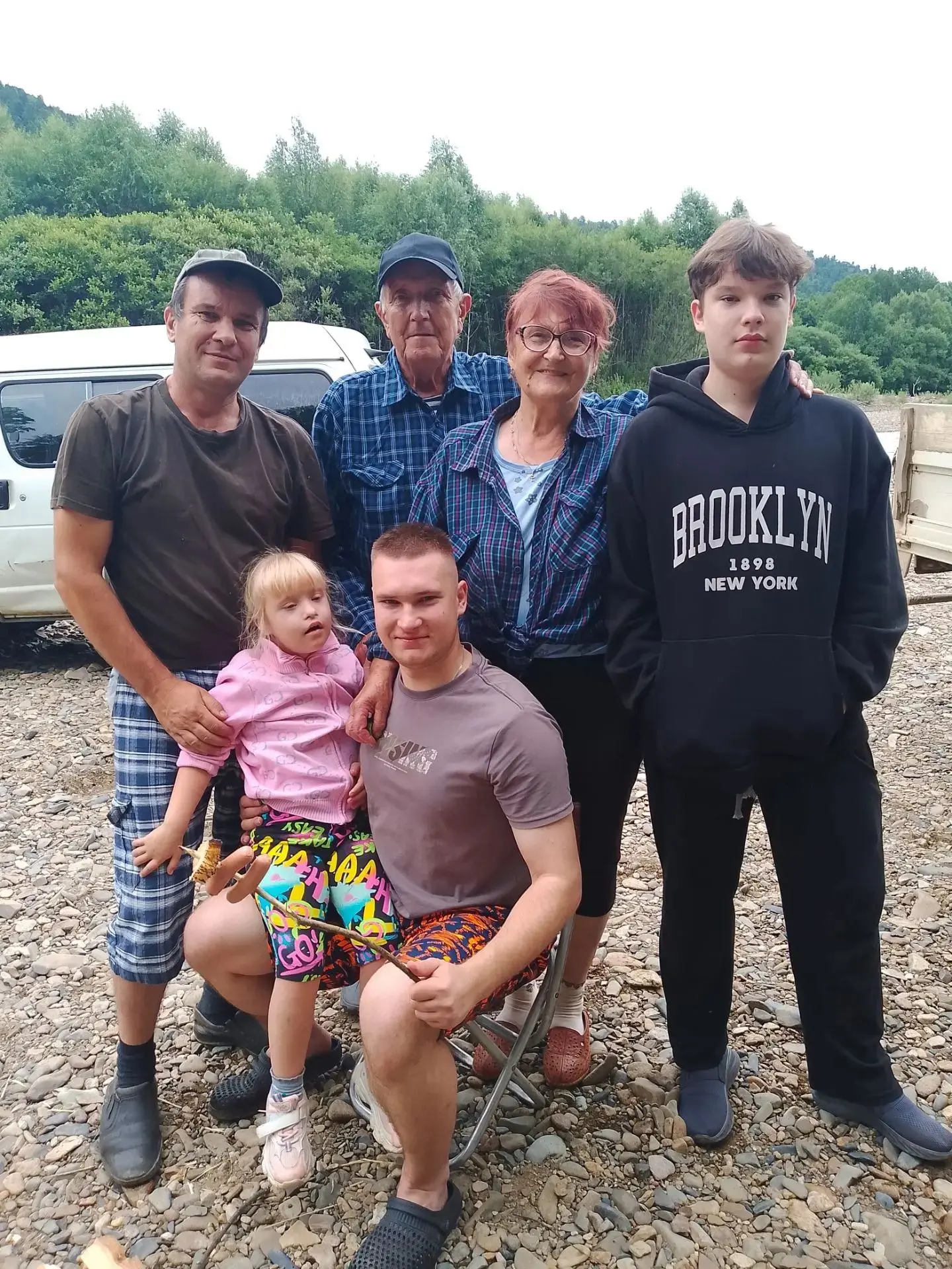 Постнов А. В. работает в Пожарной части √97 водитель. Хобби рыбалка, охота.