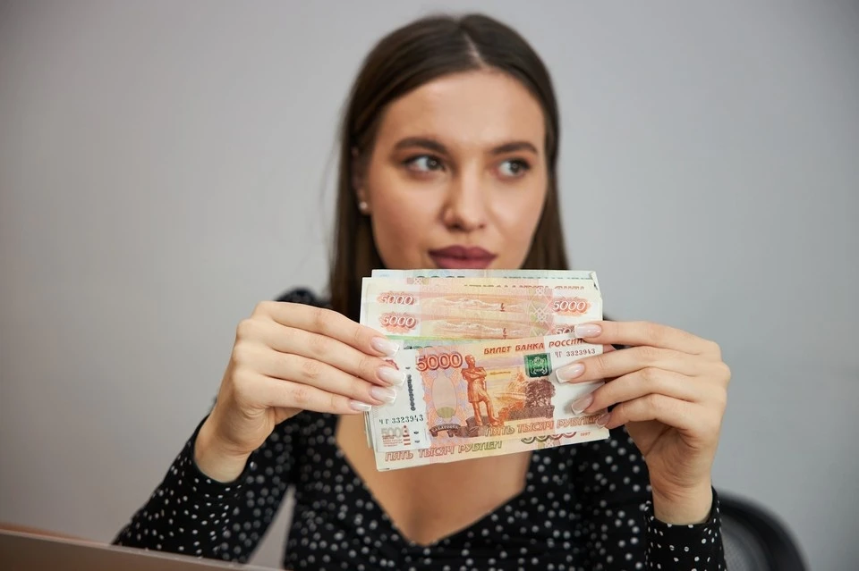 💸😳 Россиянам объяснили, как влияют праздники на размер зарплаты