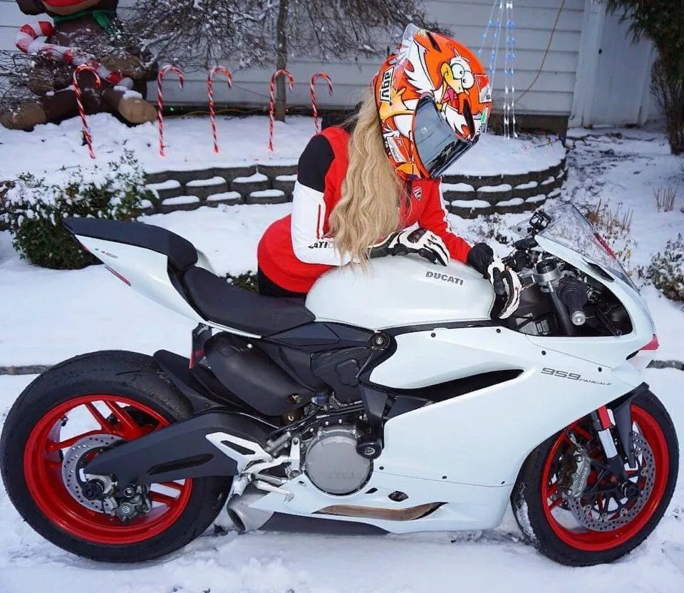 Ducati 959 Panigale — блеск и скорость ✨ #motogirl 🏍️