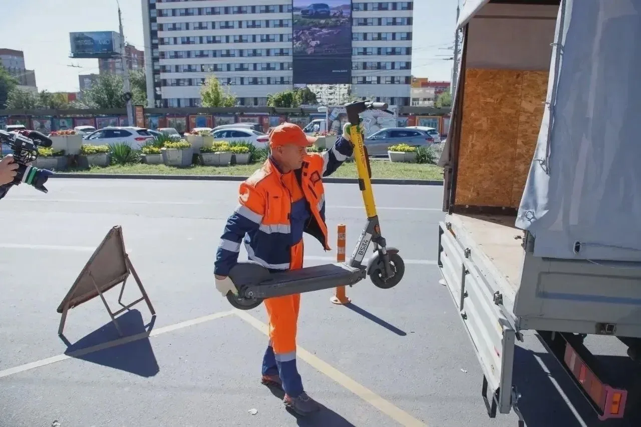 В Ростове вывезли свыше 100 самокатов