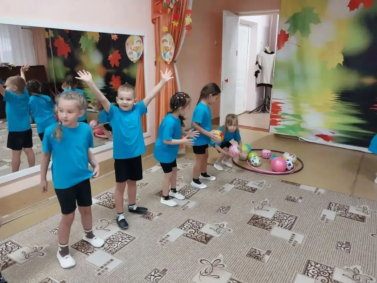 «Юные спортсмены подготовительной группы на спортивной волне»