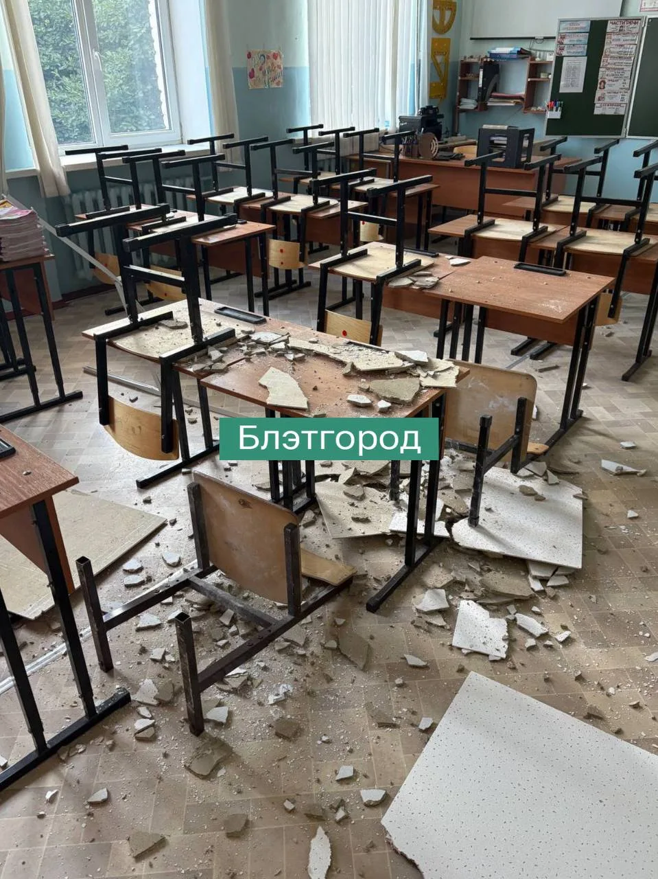 В белгородской школе № 17 уже больше месяца не ремонтируют обрушившийся потолок.