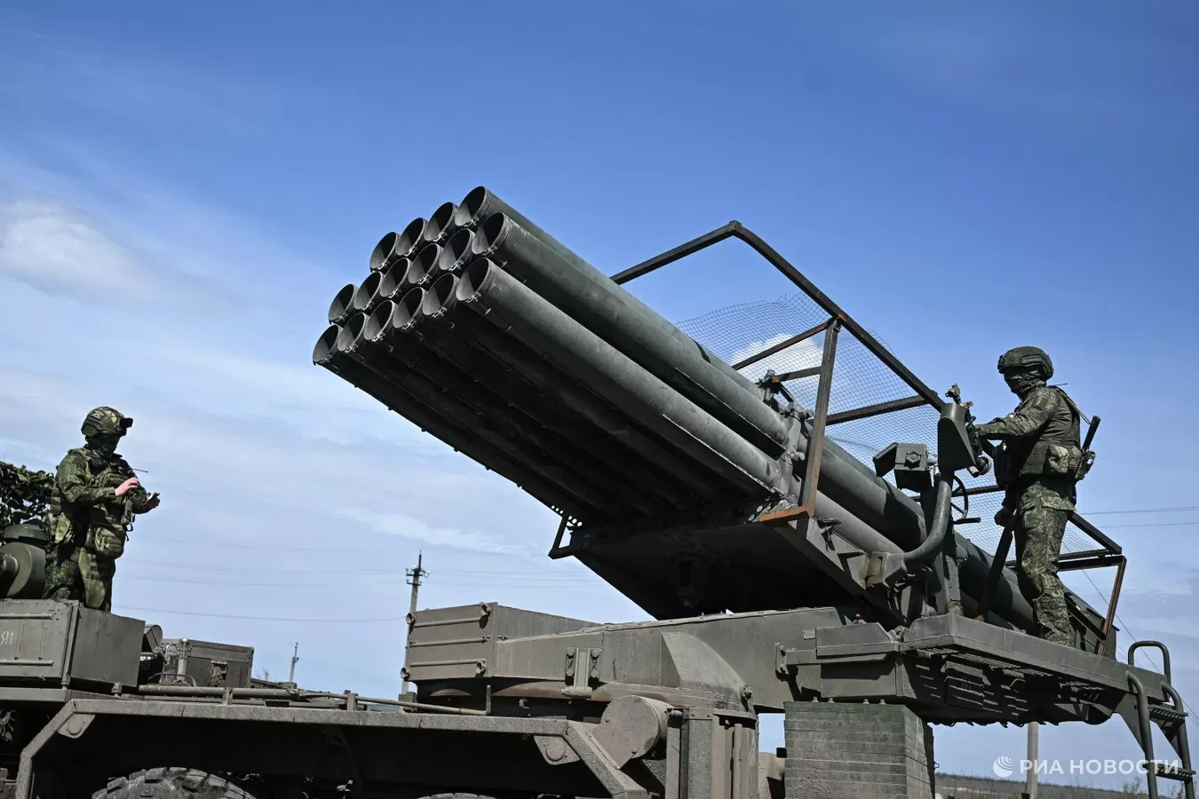 Российские войска поразили судно, перевозившее в порт Одессы грузы военного назначения,...