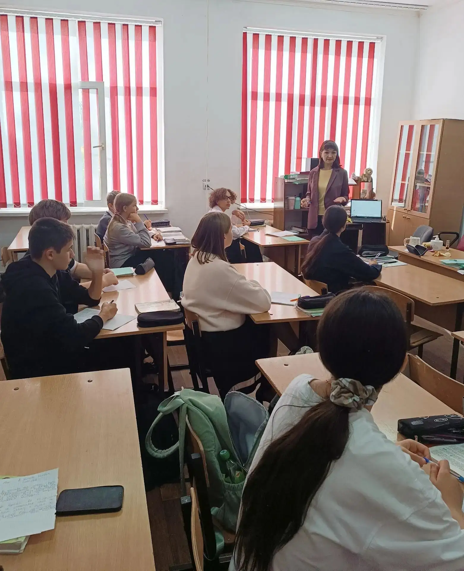 ✅ Профилактическая беседа с учащимися 9 В класса "Формирование деструктивного поведения...