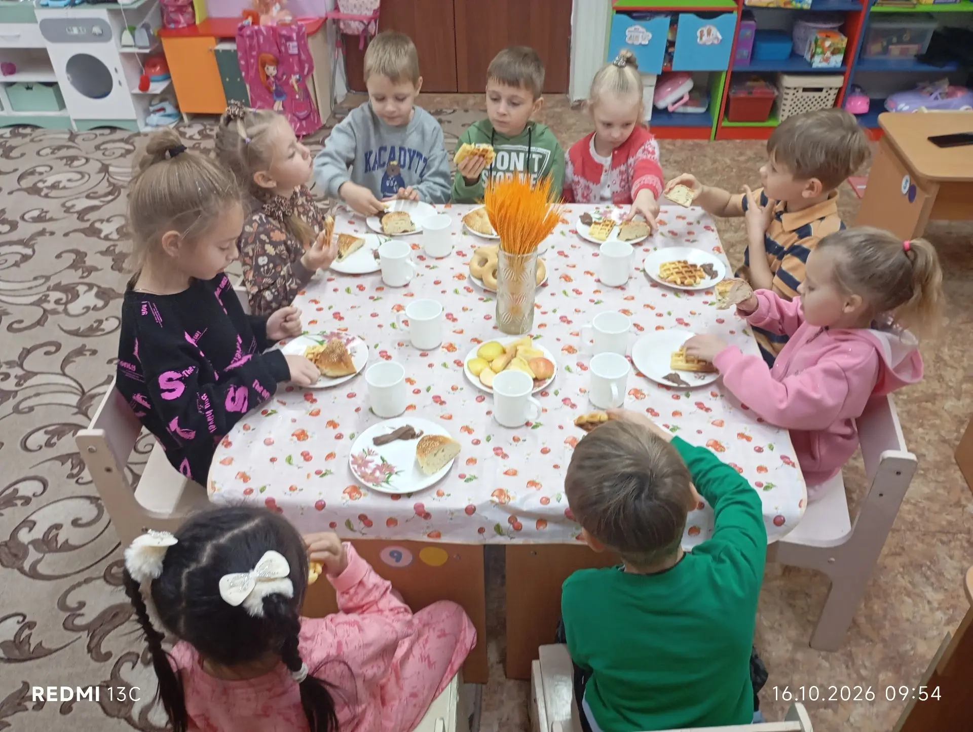 🎉 Всемирный день хлеба: вкушаем и узнаём новое! 🎉Сегодня группа «Клубничка» отметила ...