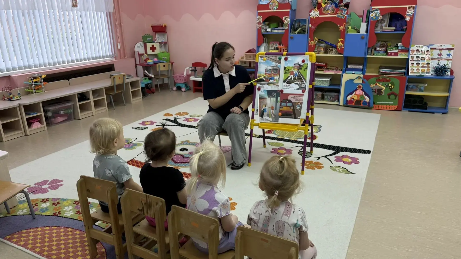 В группе „Курносики“ поговорили о самом важном — о безопасности на железной дороге! 🚂 ...