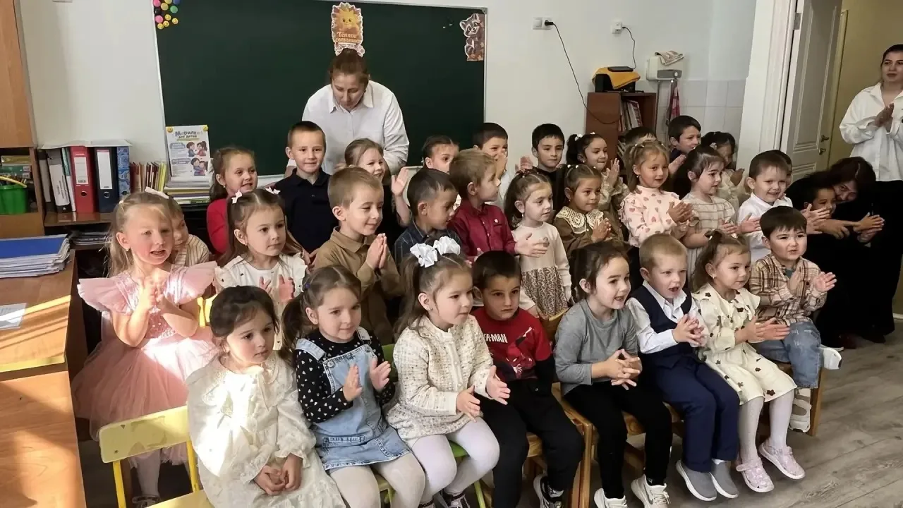 🎭 Театр - детям: тёплая встреча в «Одуванчике»!✨