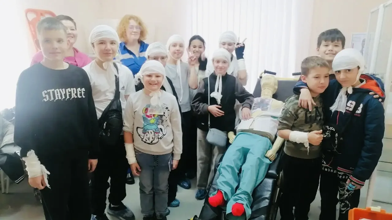 📌 Кадеты на станции скорой: урок мужества и милосердия.