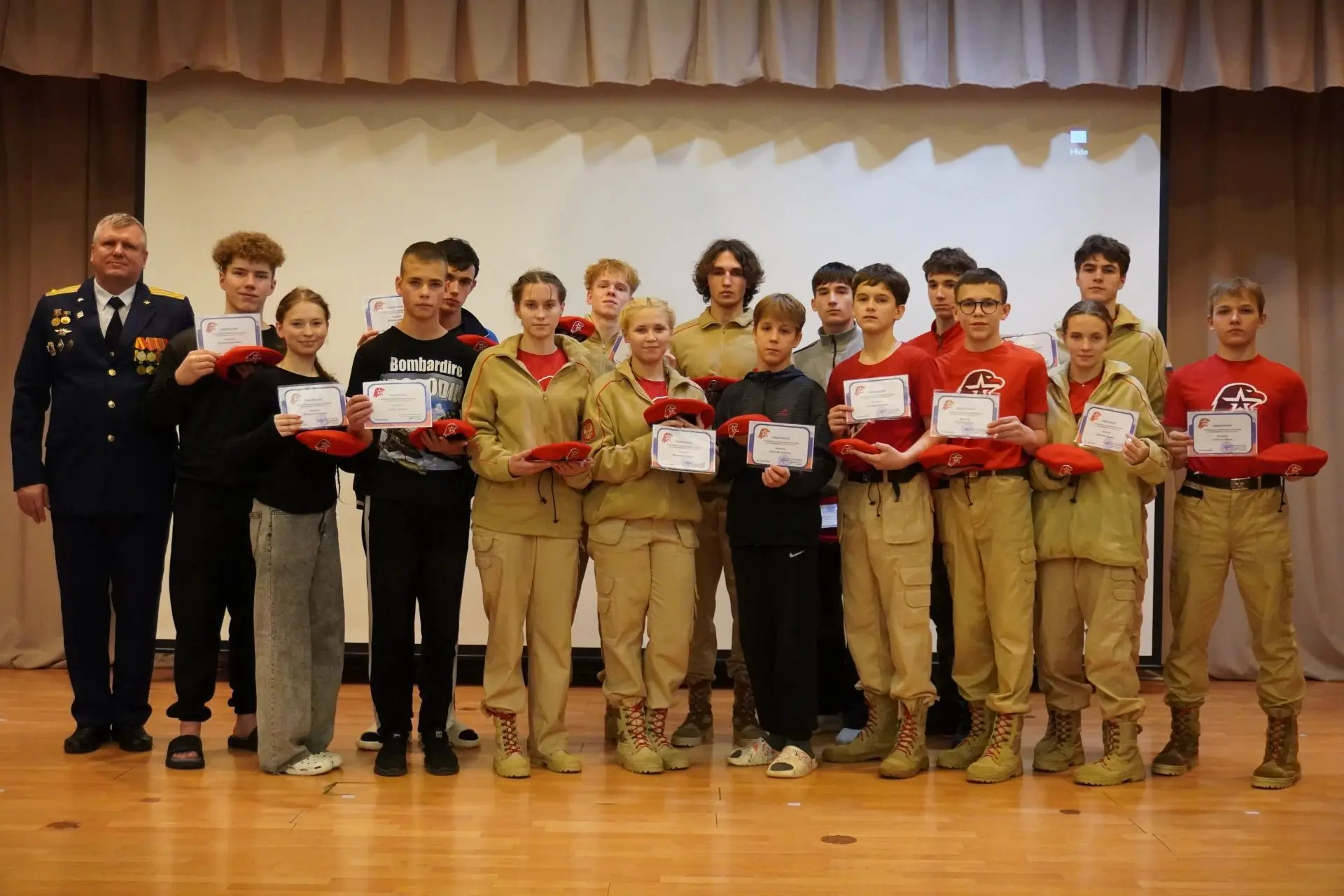 Сегодня 25 юнармейцев приняли участие в муниципальном конкурсе «Сдача на берет с отличи...