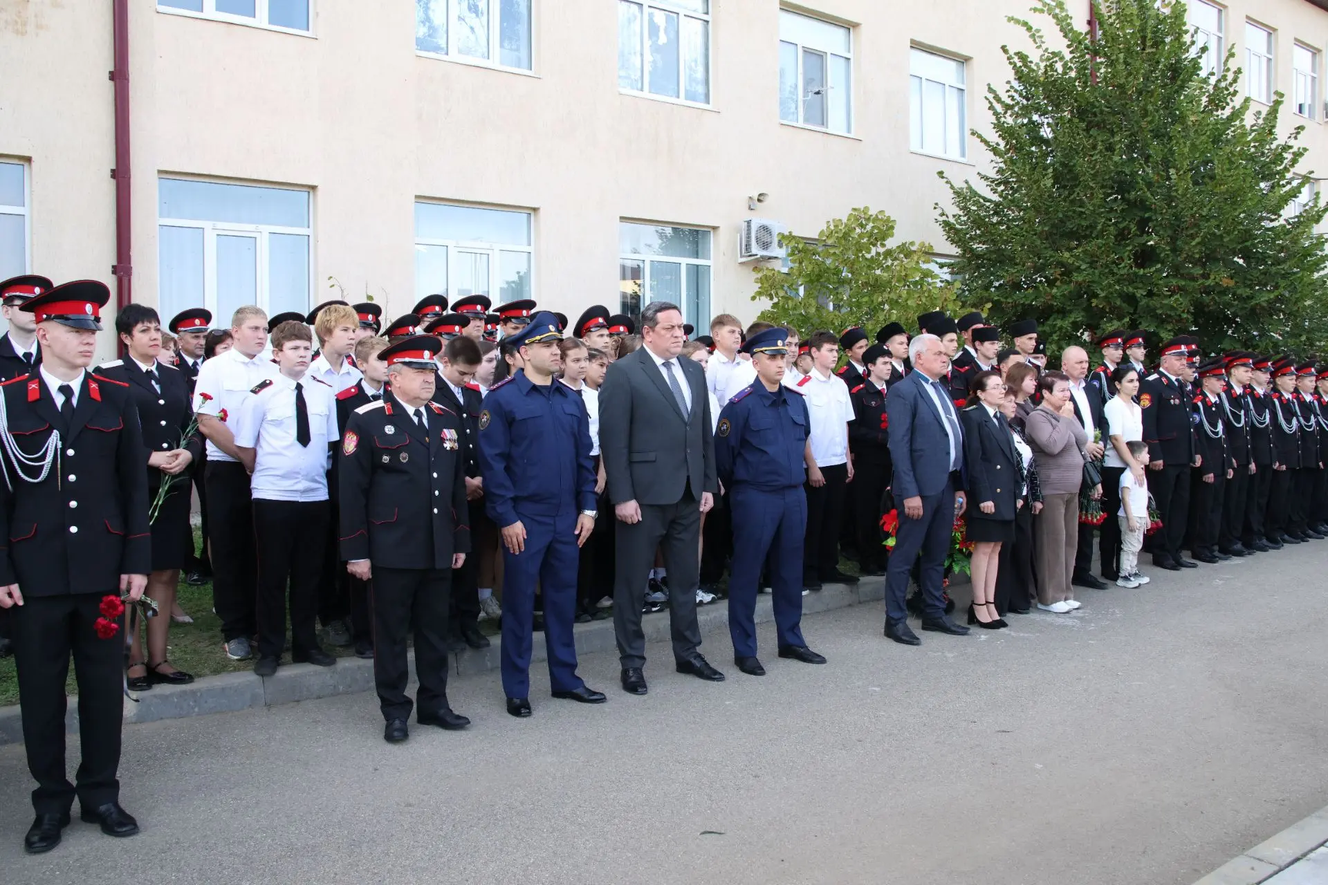 Сегодня на аллее Славы в Кропоткинском казачьем кадетском корпусе имени Г.Н. Трошева от...