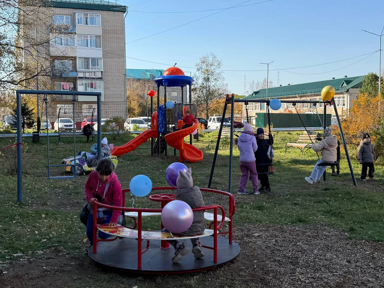 ✔️ ТОС «ЗАРЯДЬЕ» реализовал два проекта: «ДВОРИК ДЕТСТВА» — строительство детской площа...