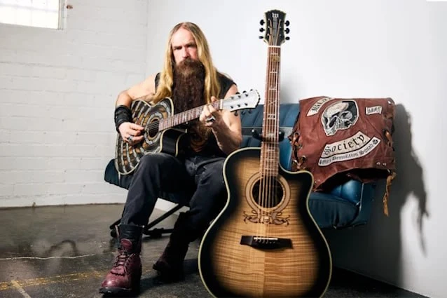 ZAKK WYLDE РЕКЛАМИРУЕТ СВОИ НОВЫЕ ГИТАРЫ