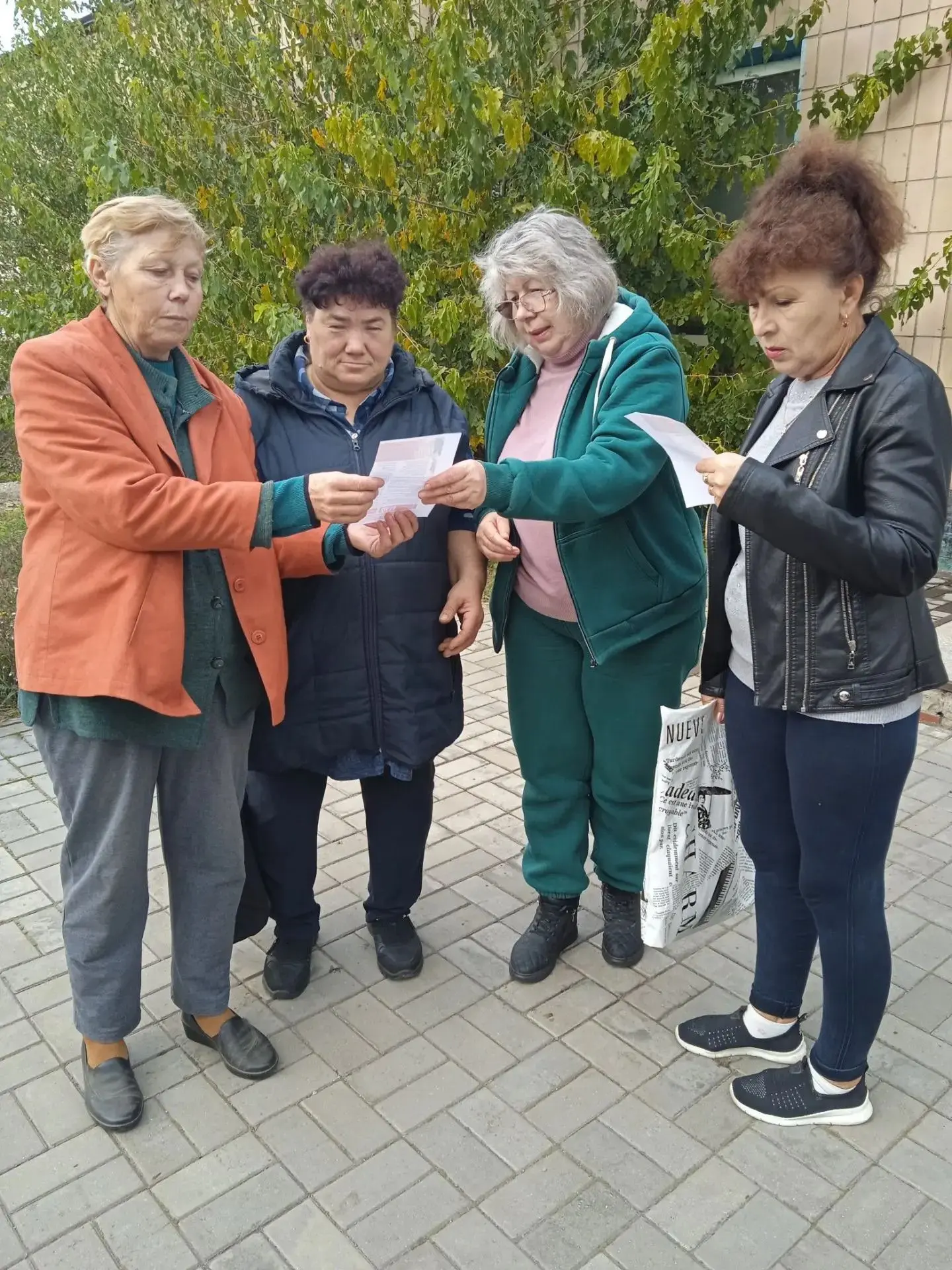 🔥 Уличную акцию "Осторожно пожар!" провели библиотекари в Приазовском