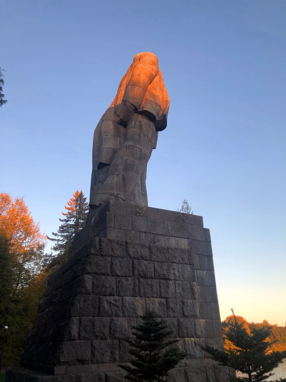 🧡 Оранжевое небо, оранжевое солнце, оранжевая белка, оранжевый Ильич...
