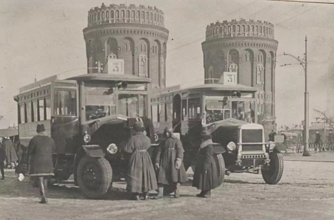 Как запускали первые автобусы в Москве? 🚌