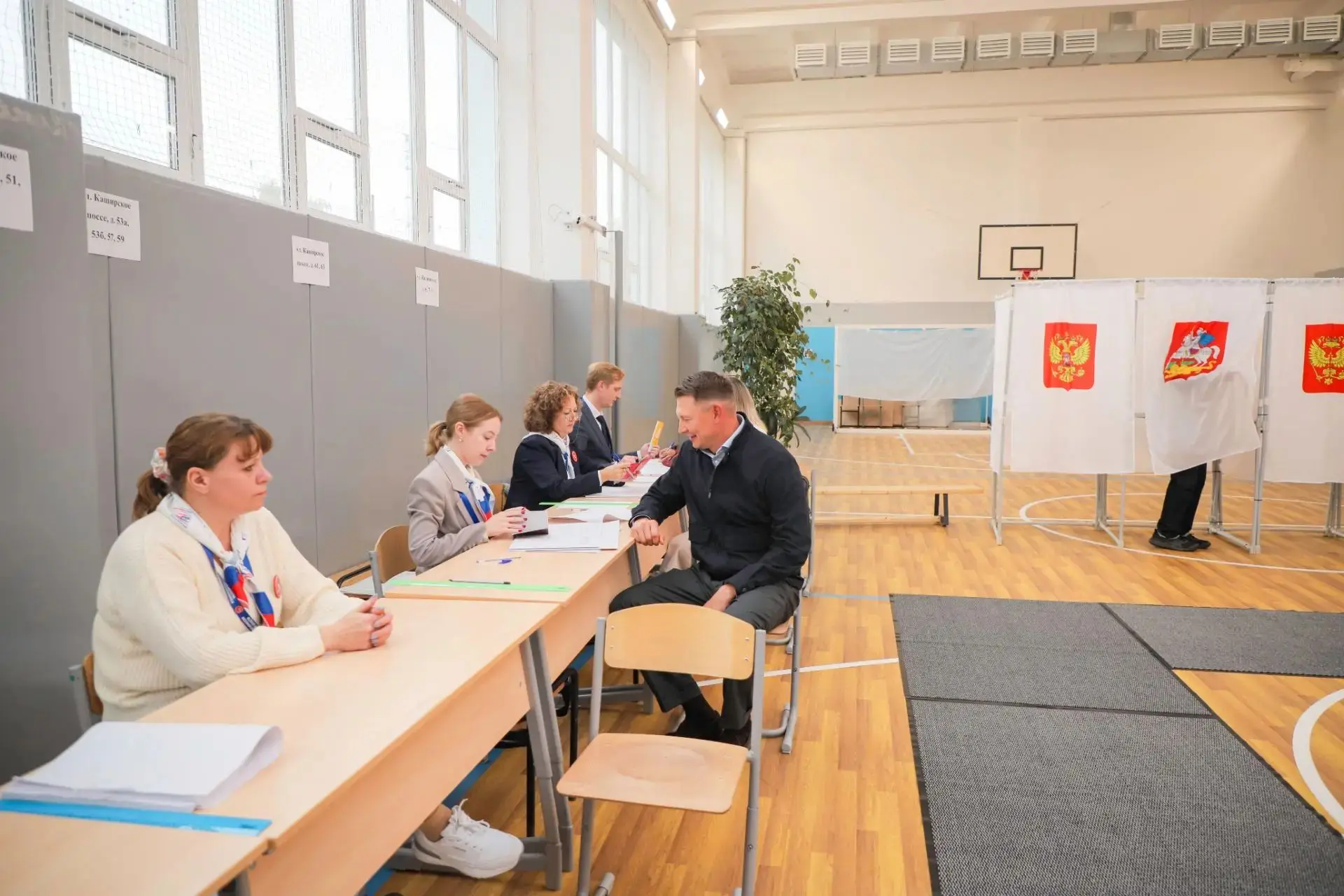 🇷🇺Проголосовал на избирательном участке на территории домодедовского лицея №3.