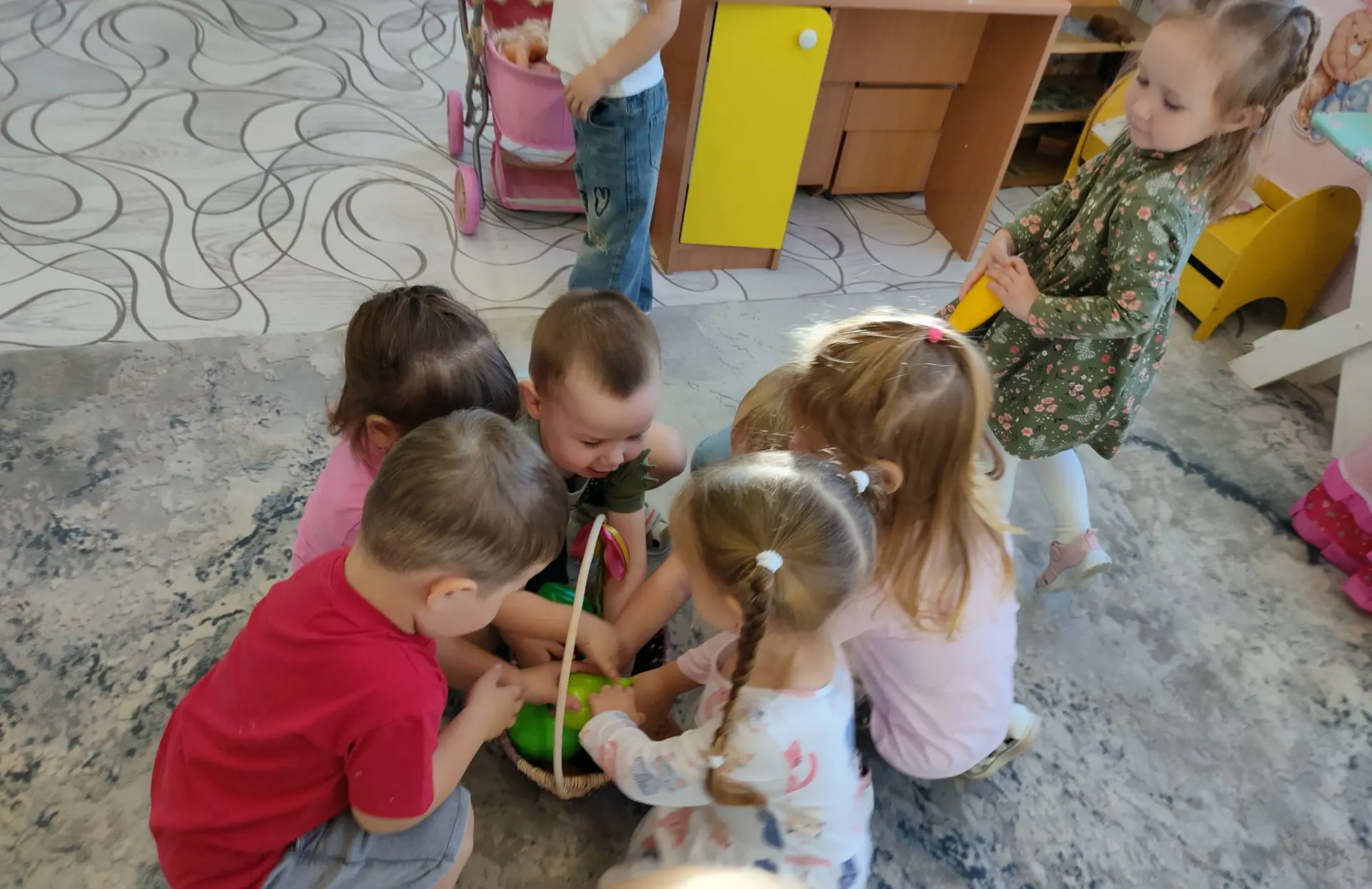 Познавательное развитие (конструирование) во второй младшей группе "Малинка" на тему:"О...