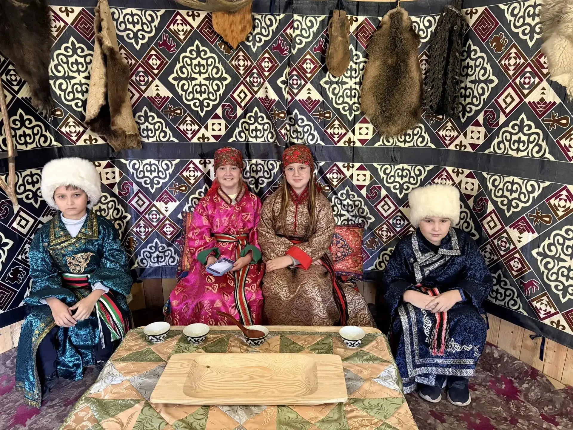 🏕️Единственный в мире музей телеутской культуры "Чолкой" (с. Беково) посетили наши уче...