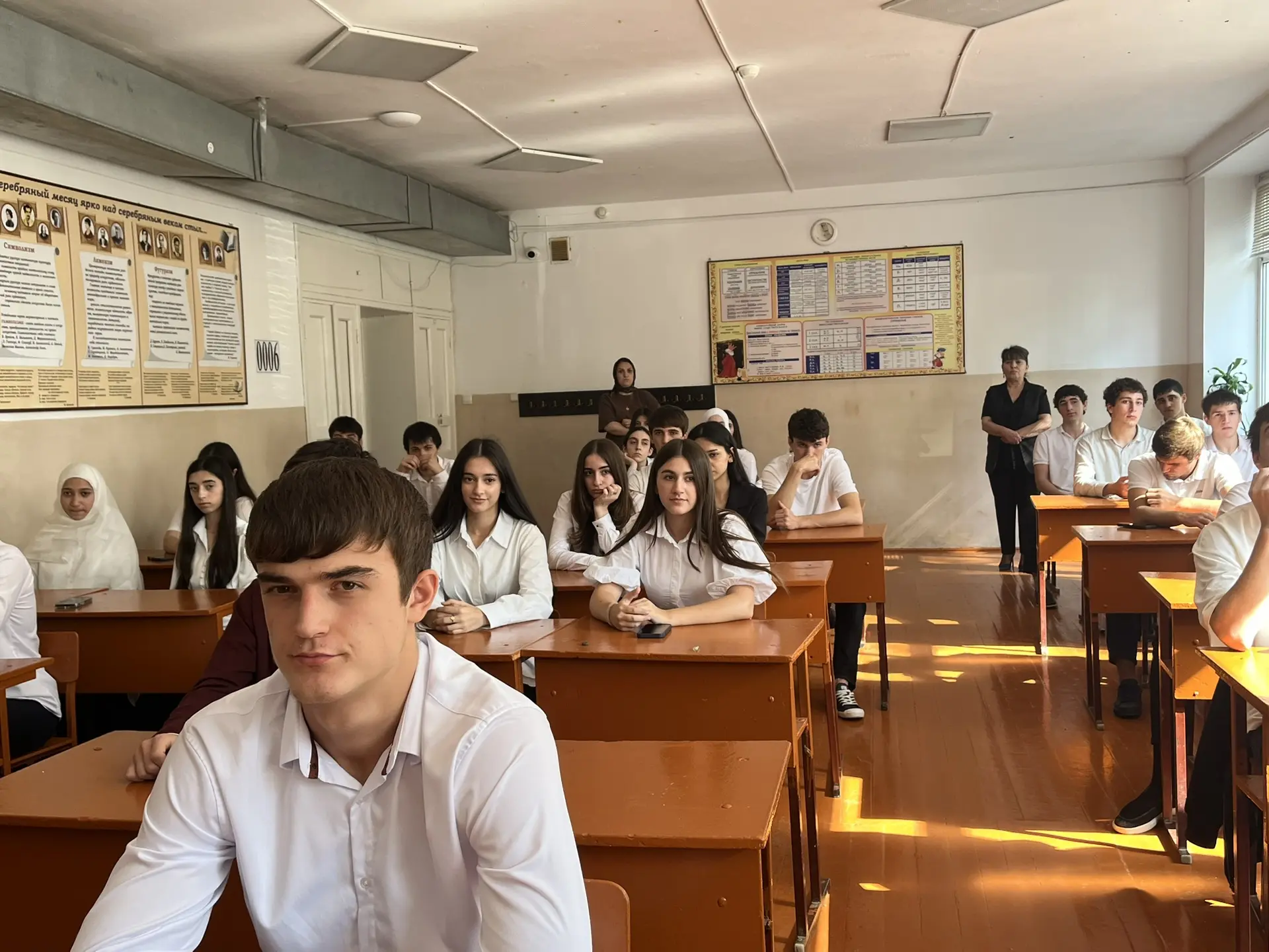 ⚠️ Невидимая ловушка: как мошенники используют подростков😎