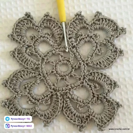 Королевский квадрат крючком 〰️