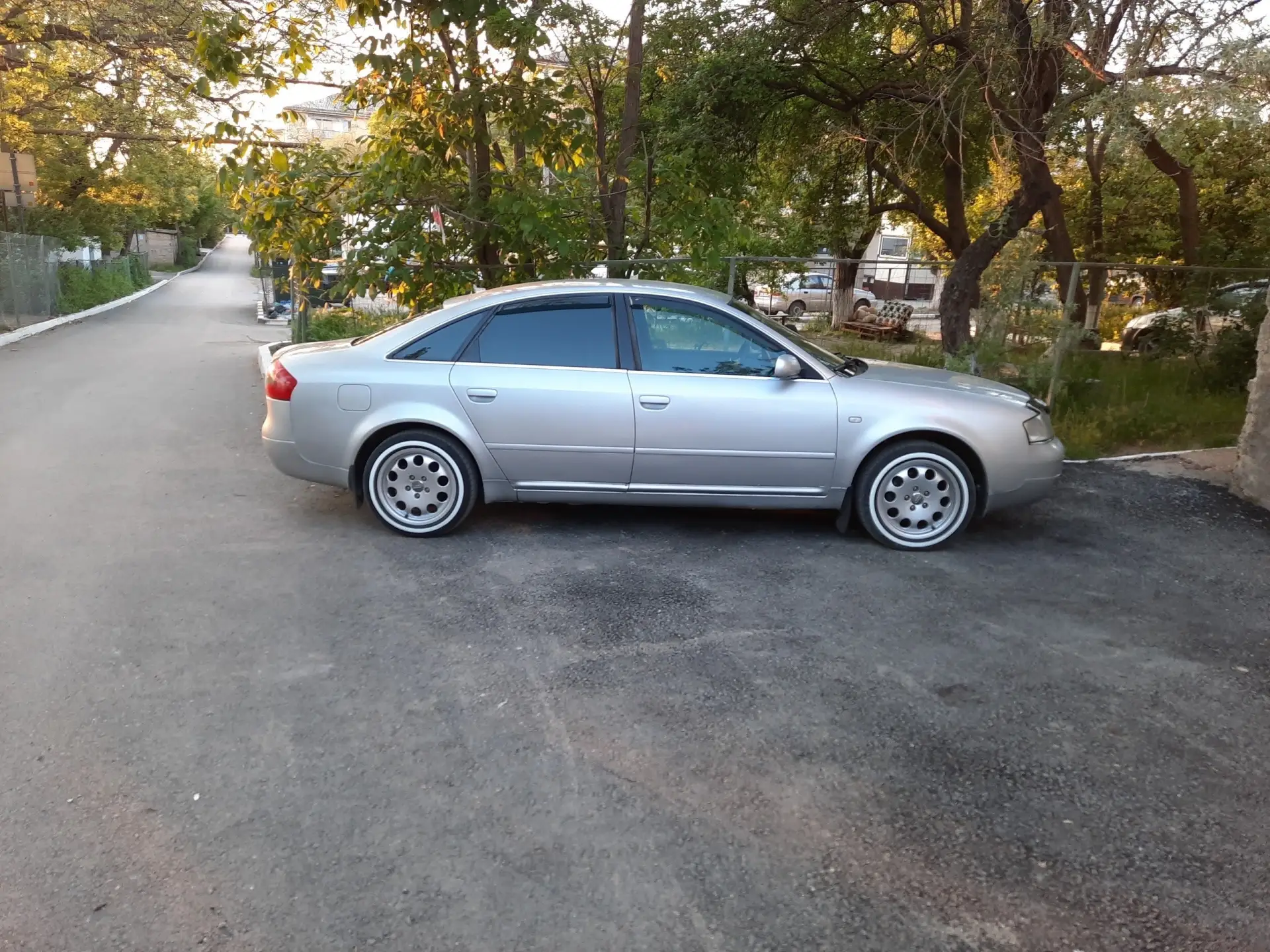Продам Ауди 97г 2,4 v6 бензин,пробег 420000,климат работает,ходовка полностью перебрана...