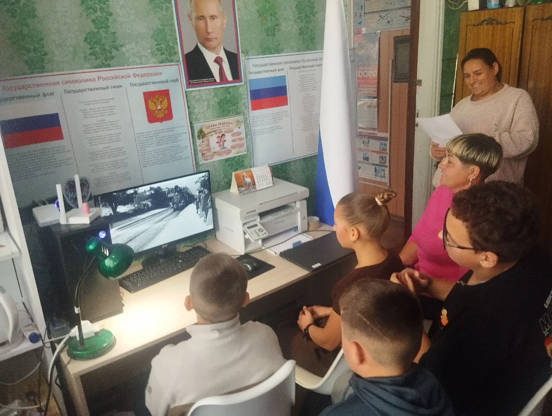В библиотеке-филиал 7 МБУ "АГЦБС" с. Орехово прошел час информации "Волшебный мир кино"...