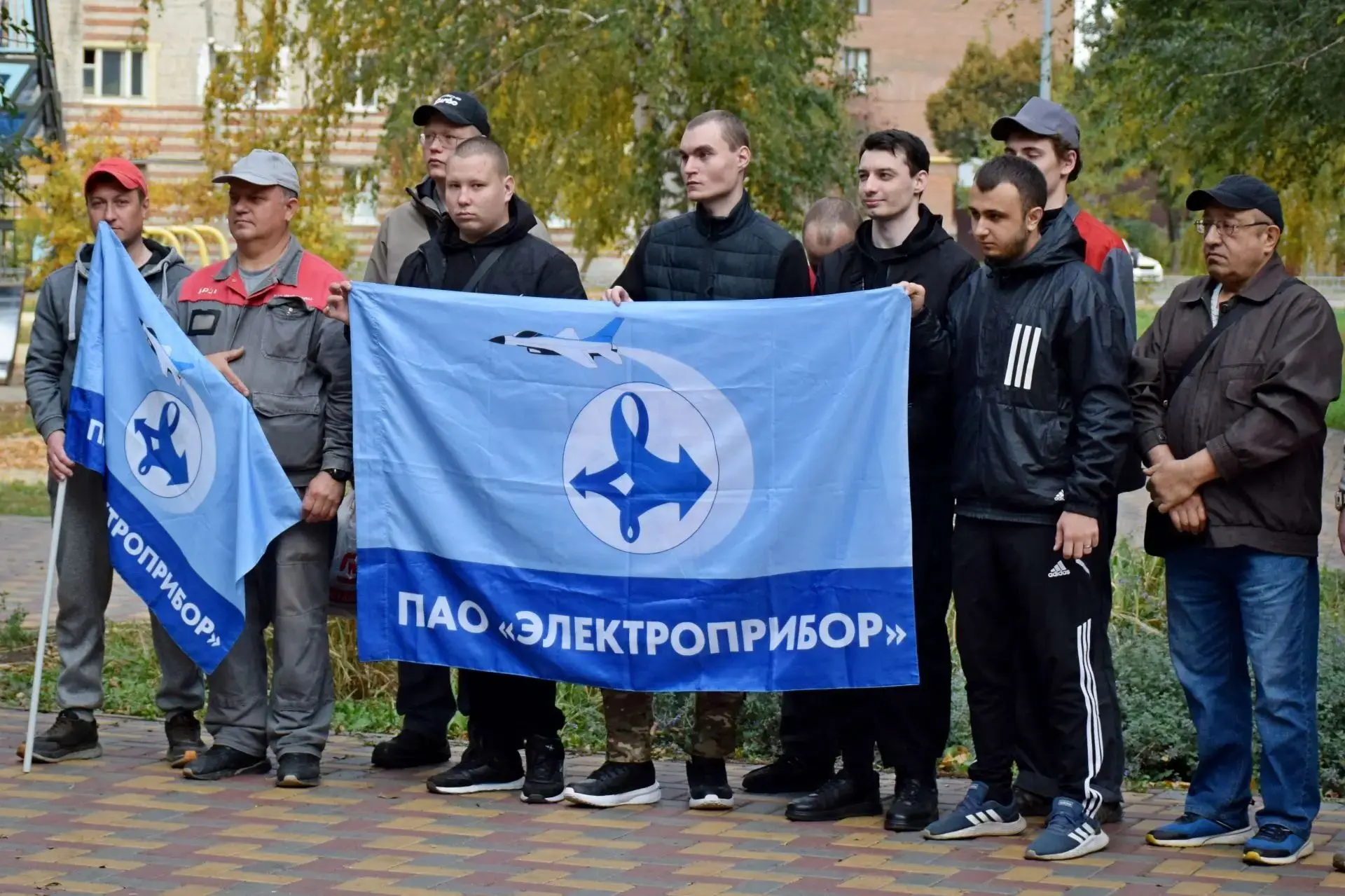 🍂🧹Сегодня в разных частях Тамбова прошли субботники в рамках Дня ударного труда осенн...