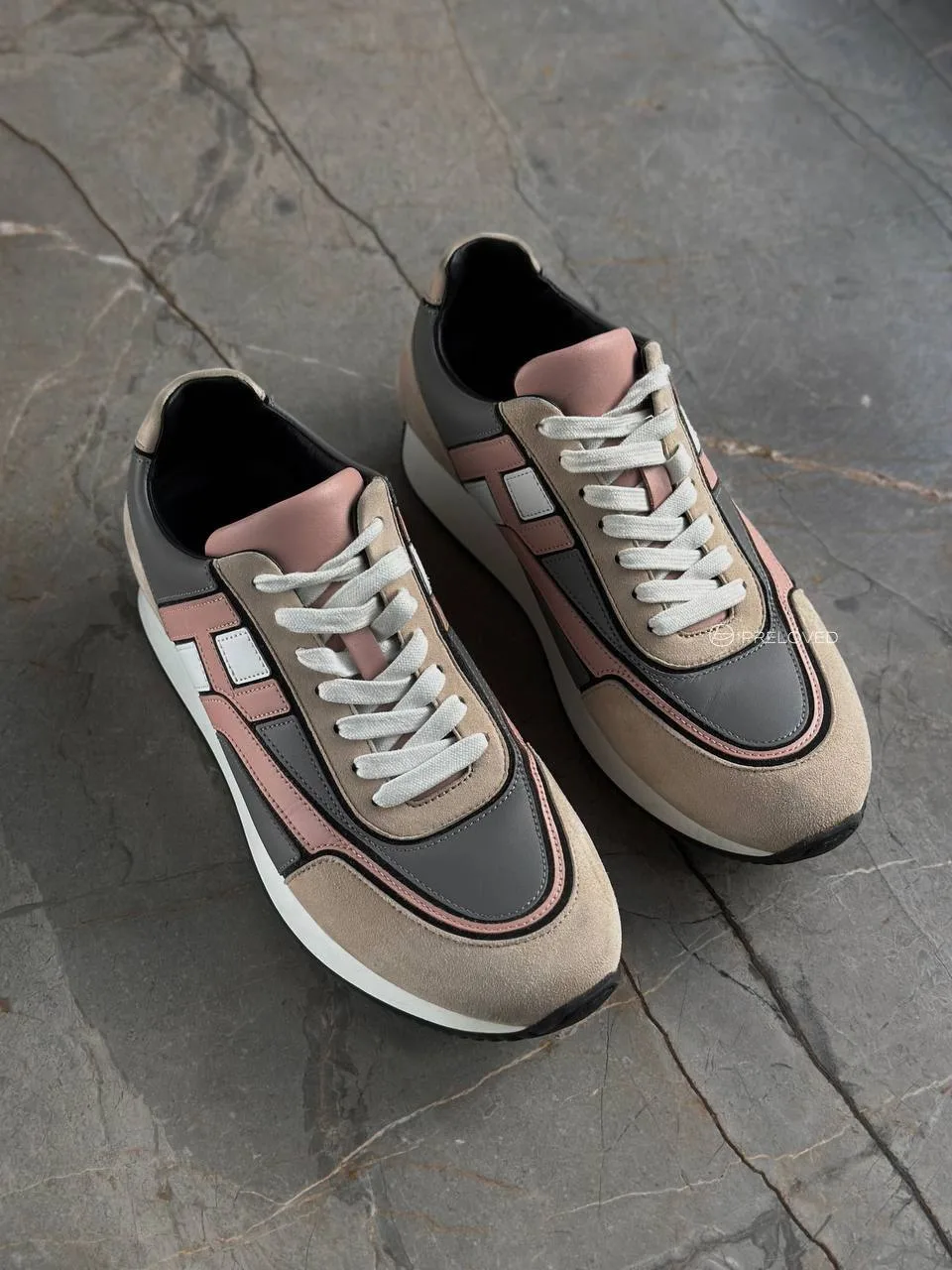 Кроссовки Hermes Chris, маркировка 39. В отличном состоянии. В комплекте пыльники.