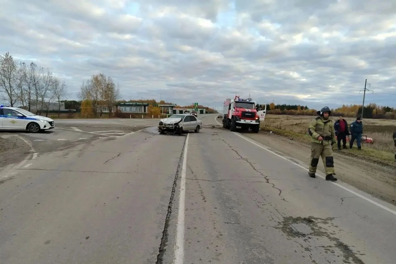 Под Новосибирском водитель «ВАЗ 2109» погиб в аварии с иномаркой