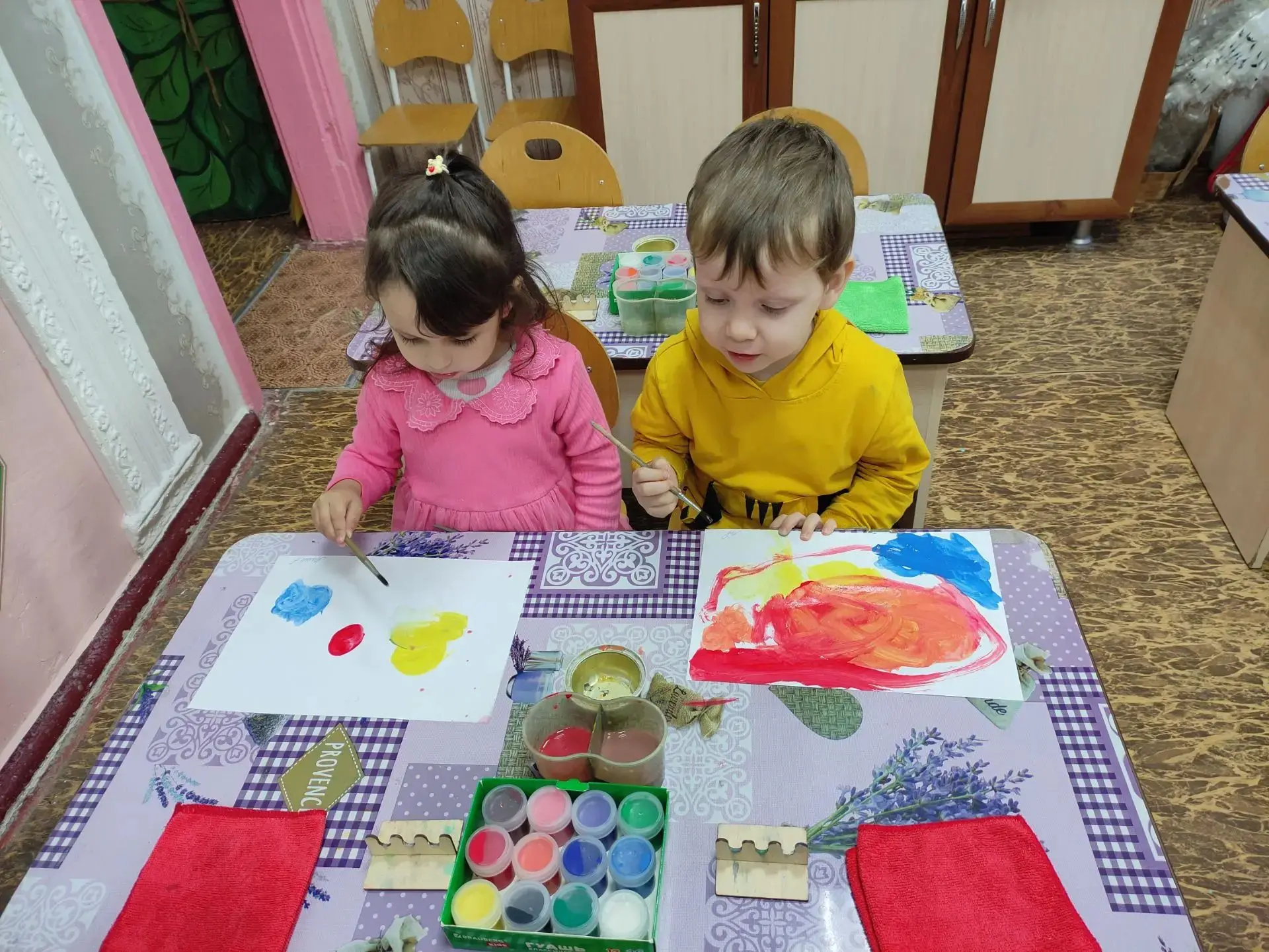 Первые шаги в мир искусства-это всегда волшебство и немного волнения. Самые маленькие в...